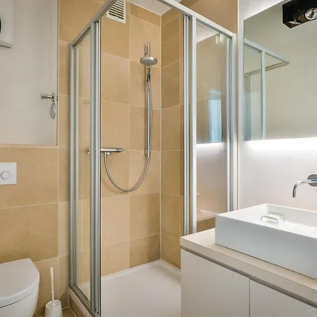 Luette Lisl 아파트